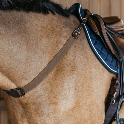 Elastic horse breastplate